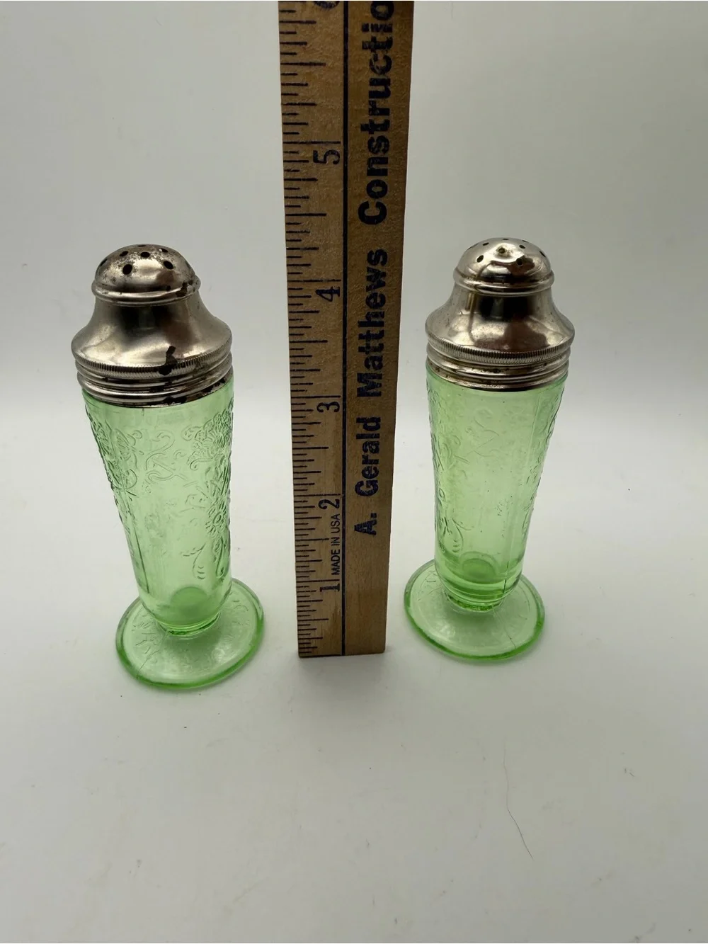 VTG 30's Hazel -Atlas uranium/depression, glass salt and pepper shaker.
